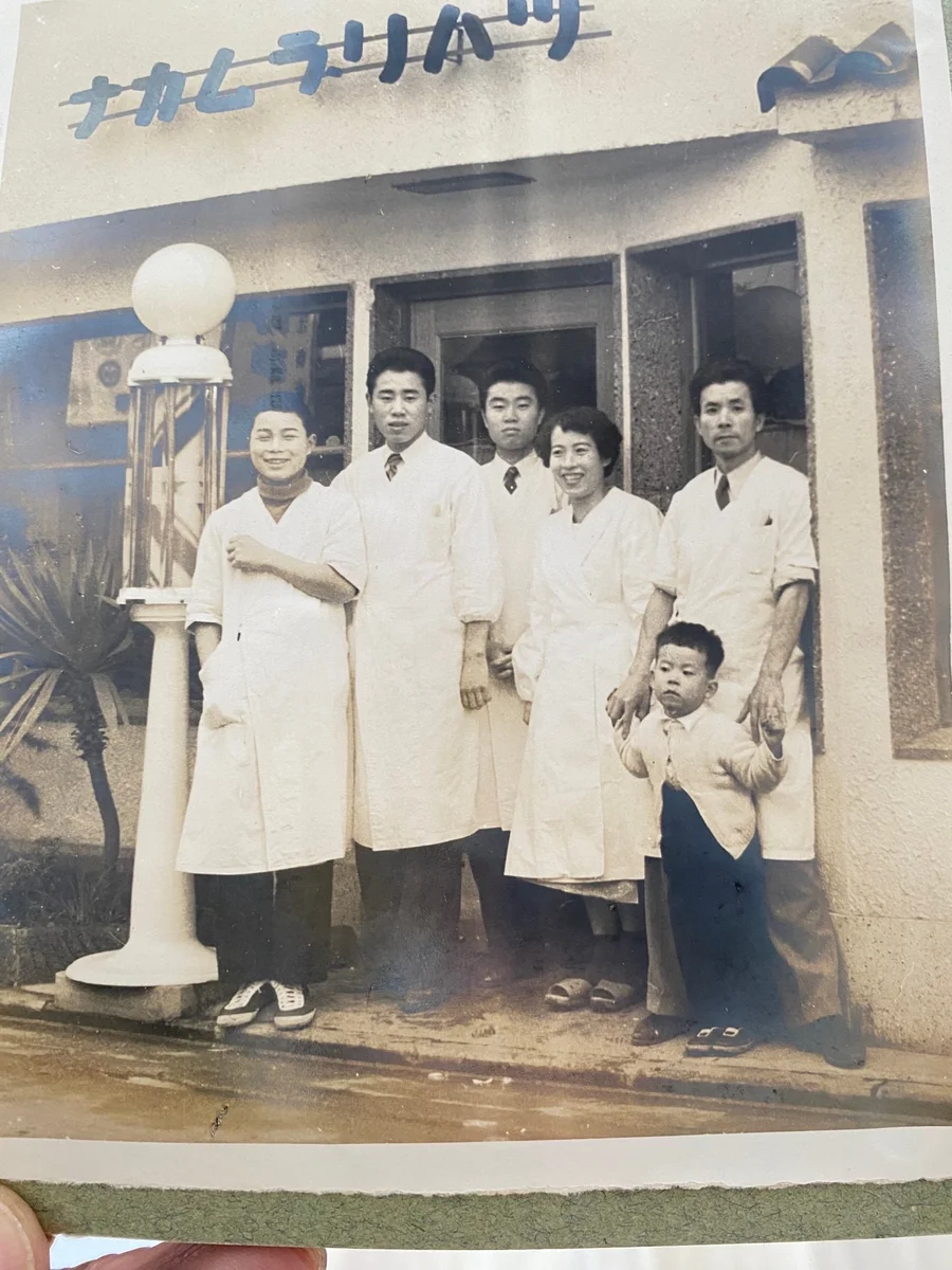 ルーツである理髪店の写真